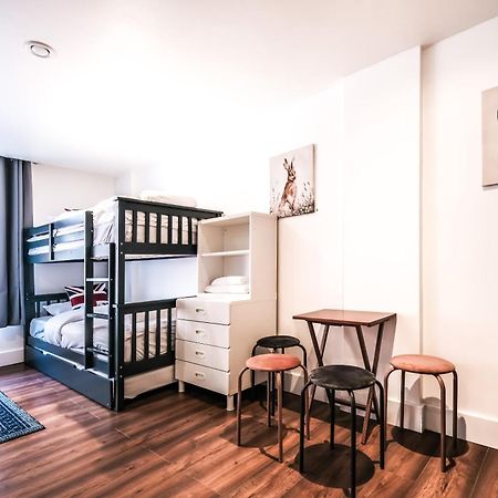 Spacious Apartment In Piccadilly Sleep 6 Vrb London Bagian luar foto