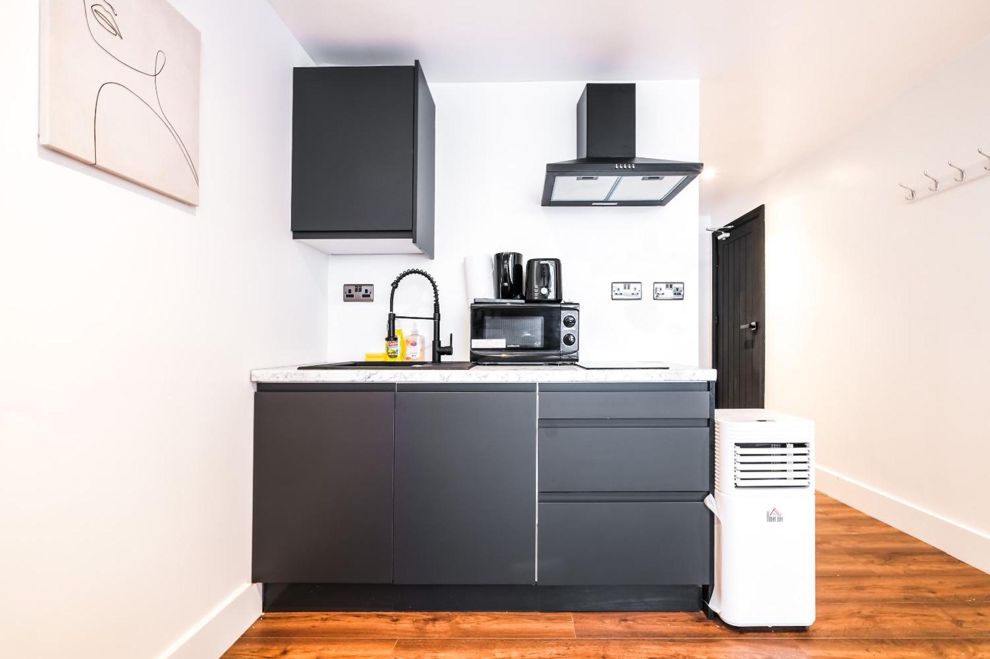 Spacious Apartment In Piccadilly Sleep 6 Vrb London Bagian luar foto