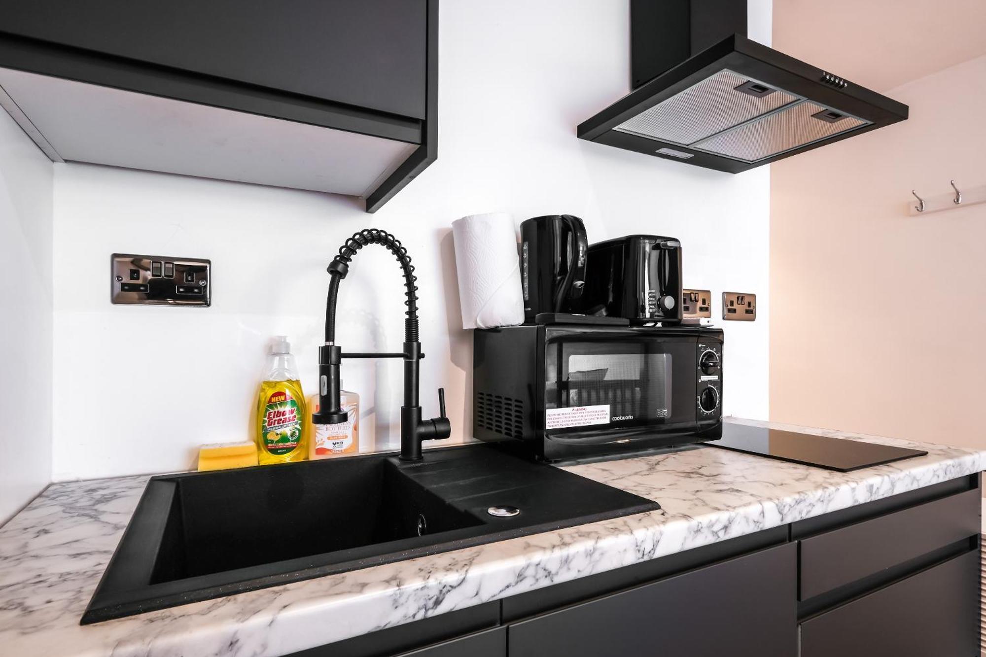 Spacious Apartment In Piccadilly Sleep 6 Vrb London Bagian luar foto